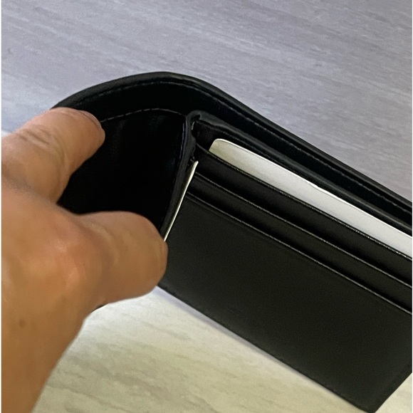 NEW Michael Kors Navy Cooper Wallet - Picture 5 of 8